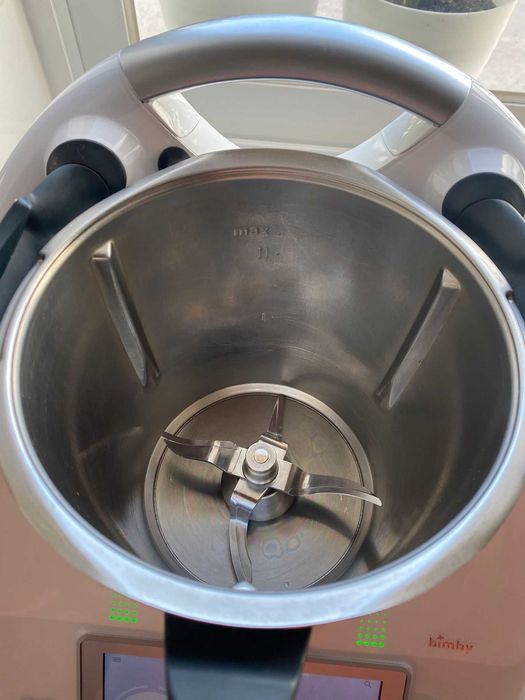 Bimby TM6 Usada em Bom Estado (Com garantia) + Bolsa de Transporte