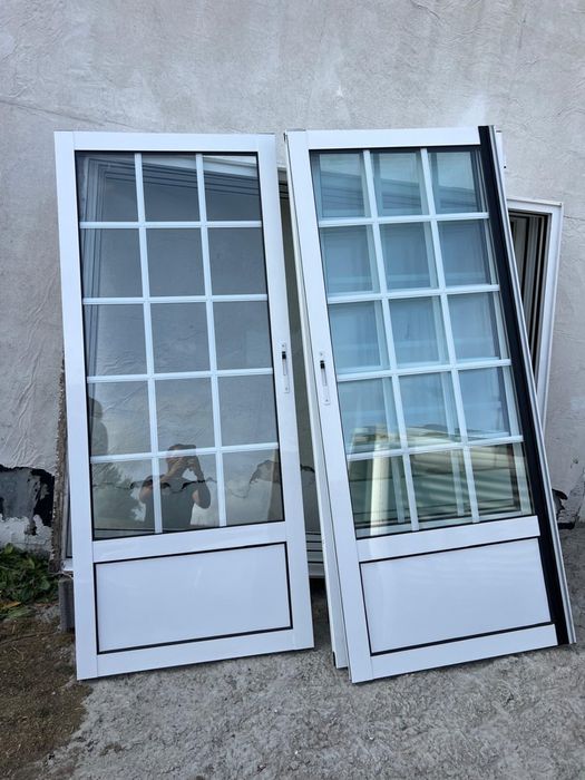 Janelas em aluminio em bom estado
