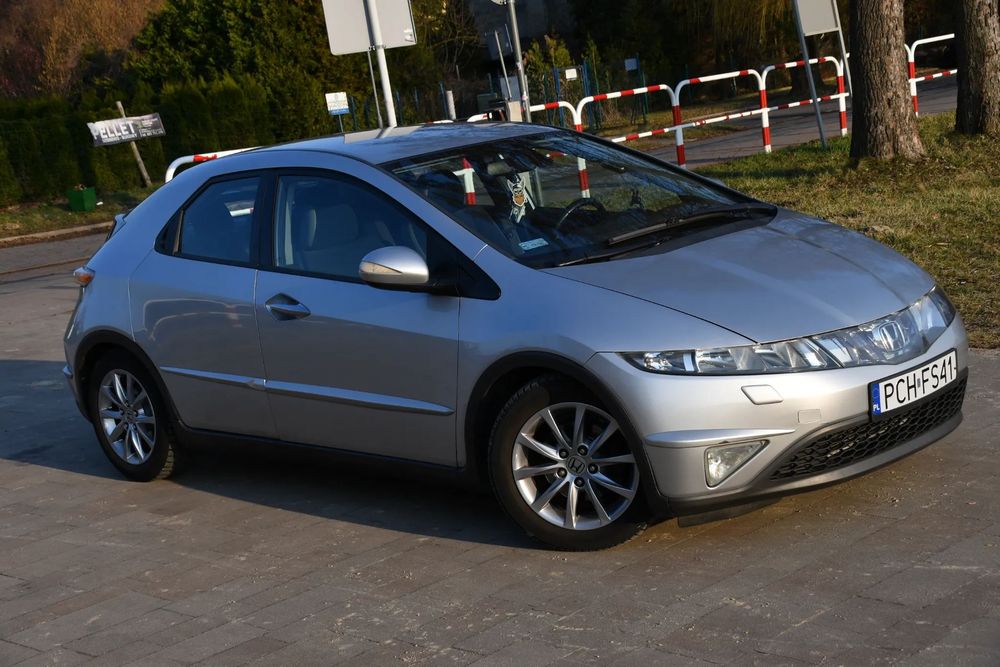 Honda Civic Honda Civic VIII 1.8 V-tec UFO zadbana od kobiety