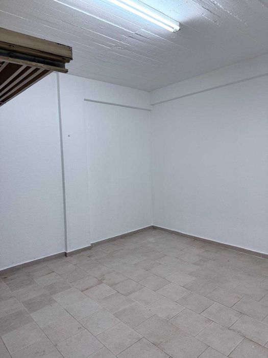 Aluguer de garagem - Charneca da Caparica