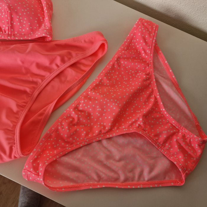 Dois conjuntos de biquinis com 3 peças cada n.°38 novos