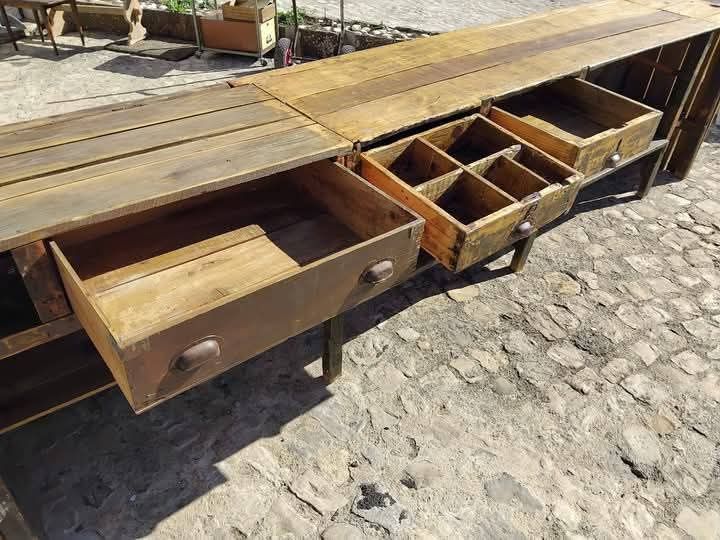 Balcão rústico em madeira