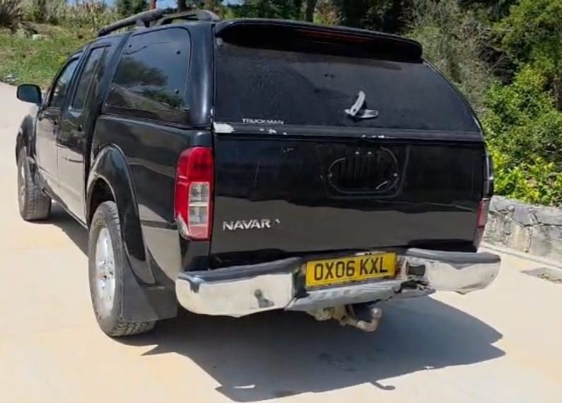 Nissan Navara D40 2.5 dci auto para peças todo o Material disponível envios em 24h