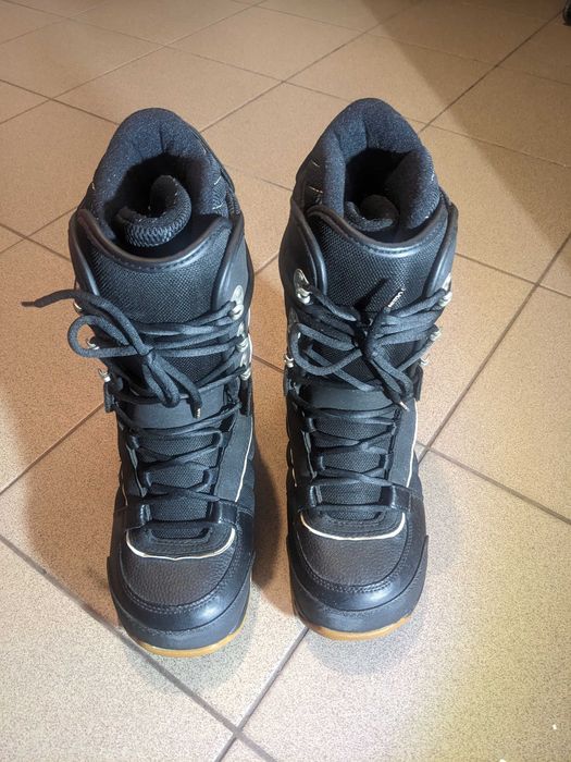 Buty snowboardowe r 42 NITRO - czarne