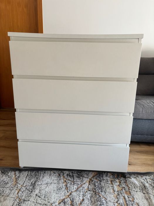 Cómoda IKEA MALM branca 4 gavetas – bom estado