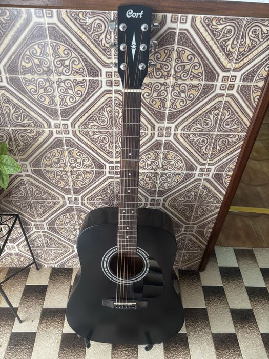Violão semi novo