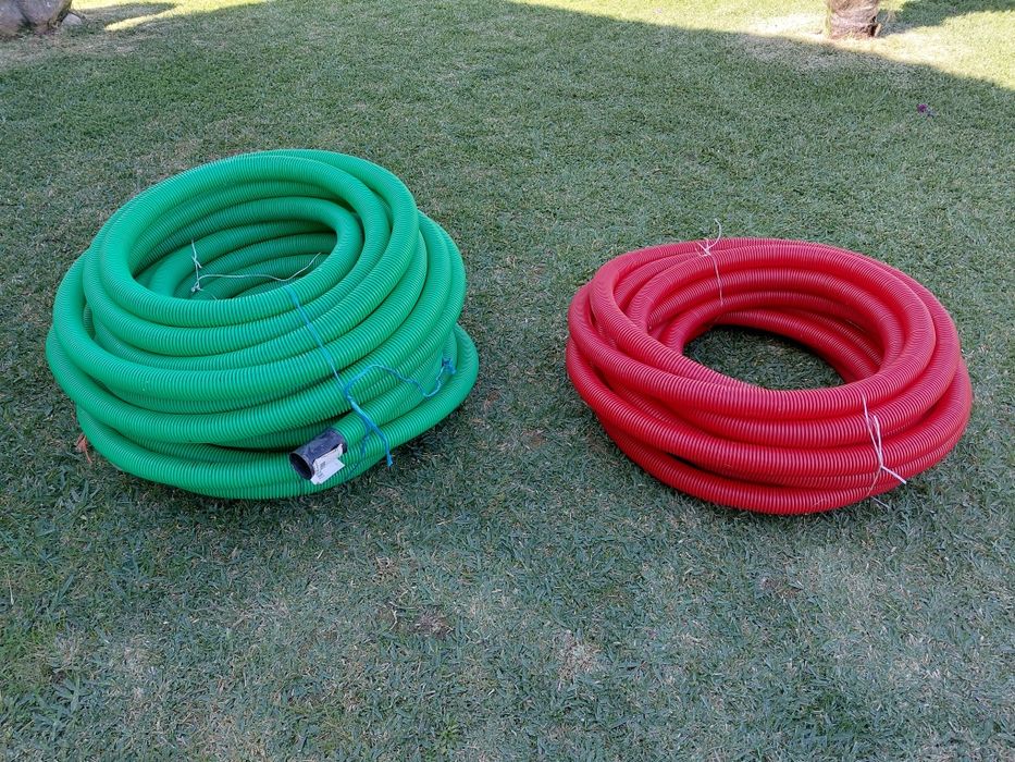 Tubo anelado dupla parede, sem guias : vermelho = 22m, verde 50m x 50mm