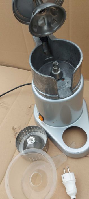 Соковитискач для цитрусових Macap P206 фрешниця Соковижималка