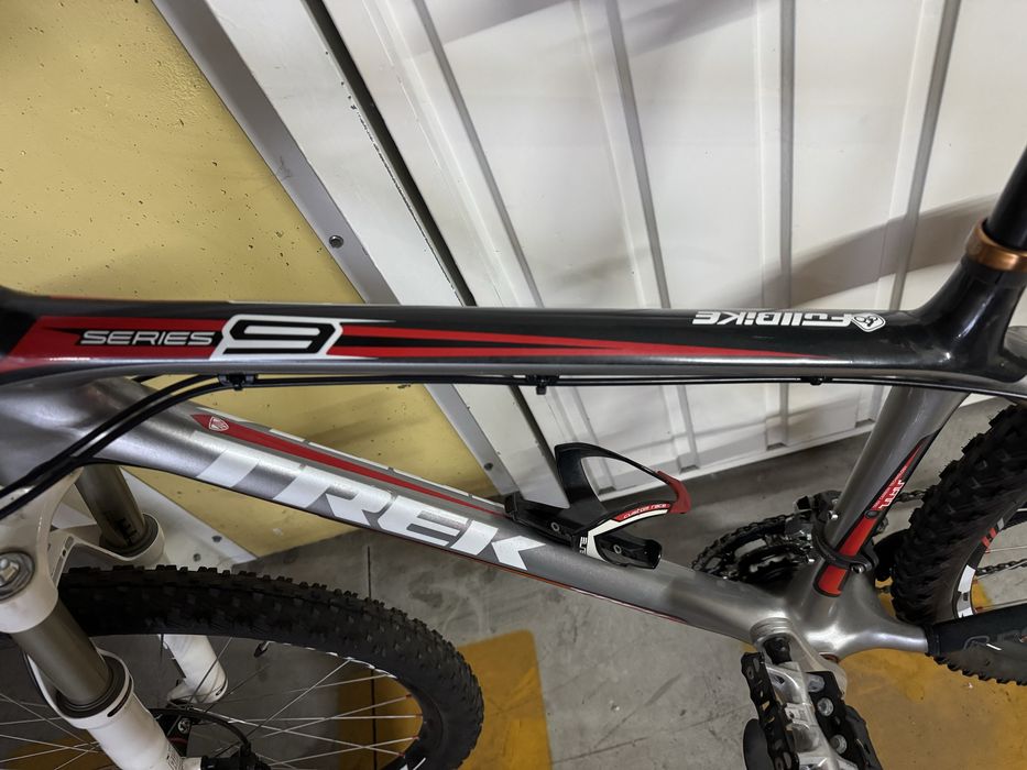 Bicycles Trek Elite 9.8  Carbon Hardtail Trek Oclv Carbon