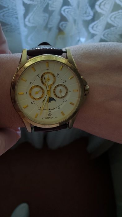 Годинник Continental