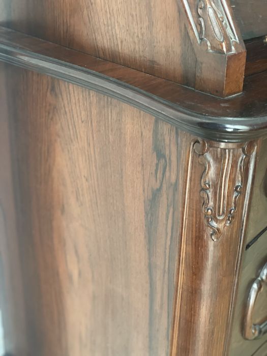 Secretaria/escrevaninha/cómoda estilo D.José vinhático em Pau Santo