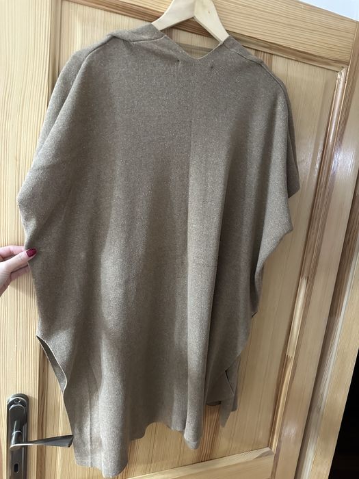 Ciemny kamel ponczo atmosphere akryl