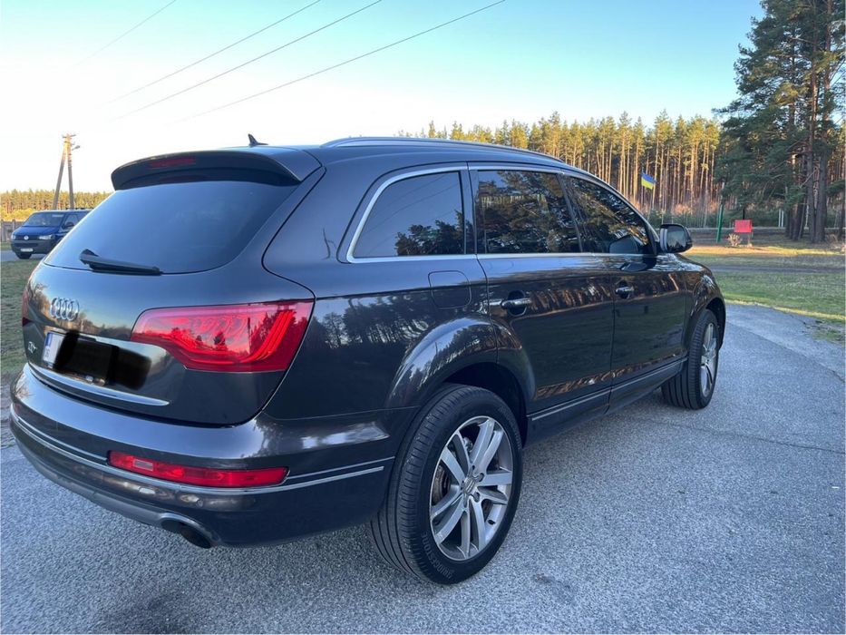 Продам AUDI Q7 2011