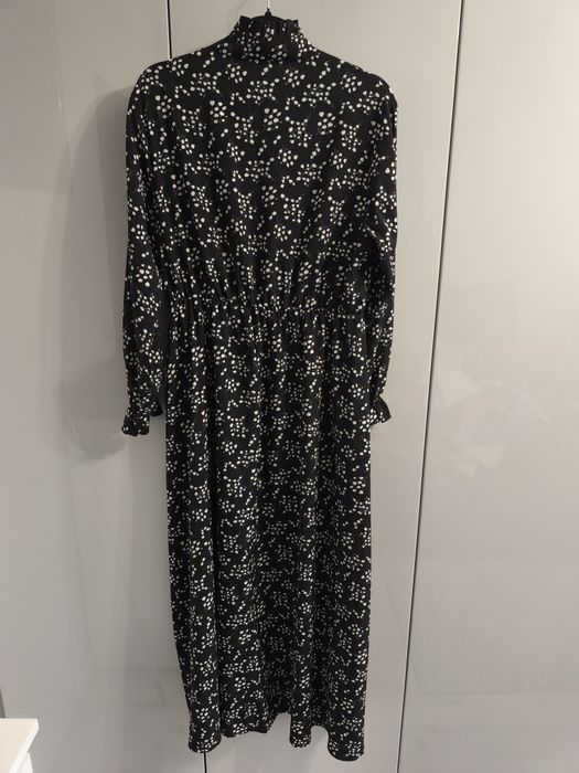 Sukienka z długim rękawem