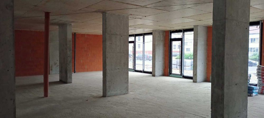 Здаються в оренду комерційні прим. ЖК "IQ House"(район Нафти газу) .