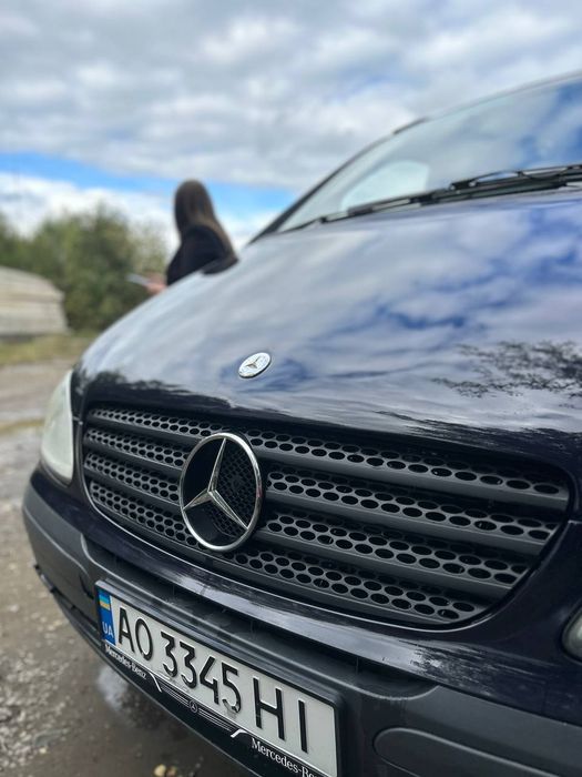 Машина Mercedes Vito