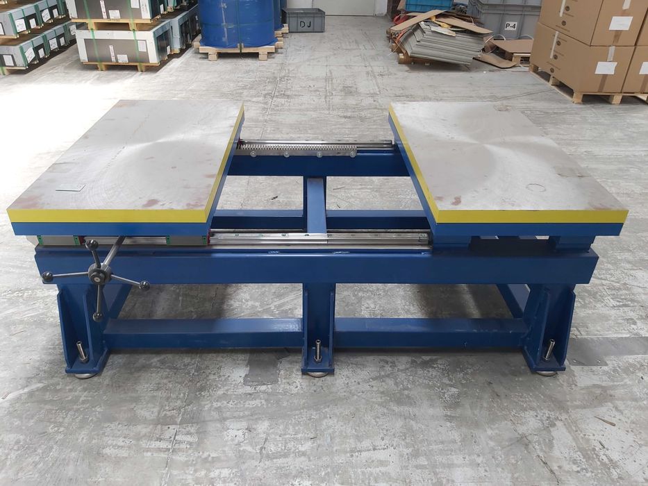 Stół do serwisowania form wtryskowych