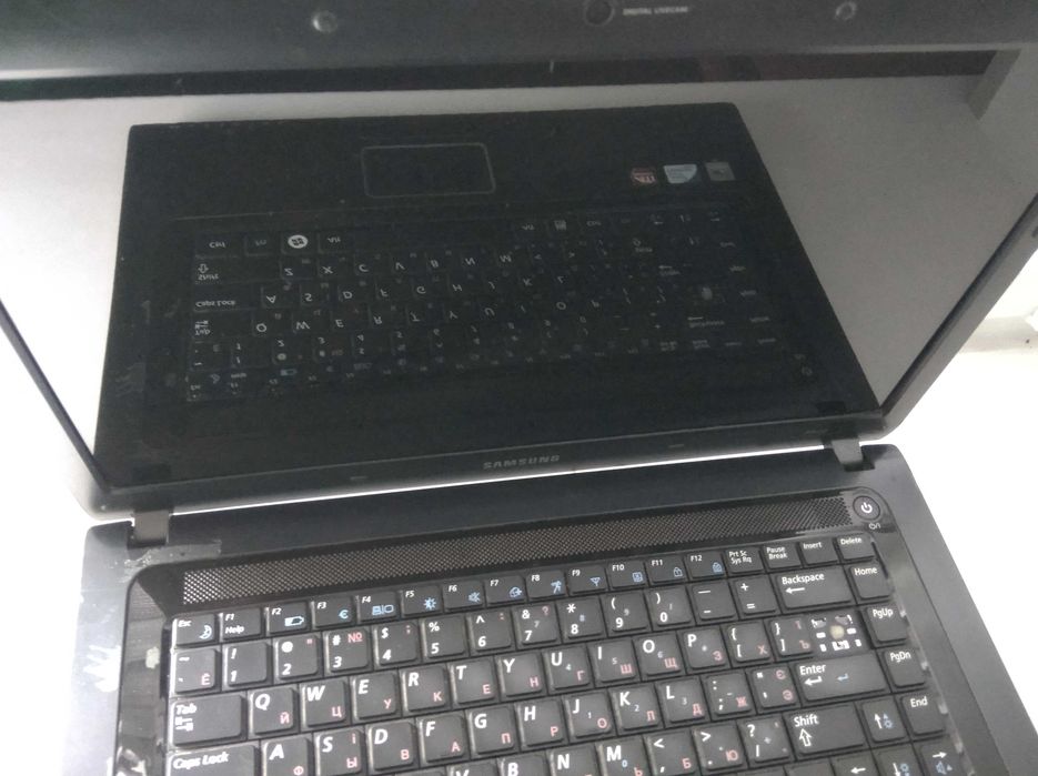 Ноутбук Samsung R522