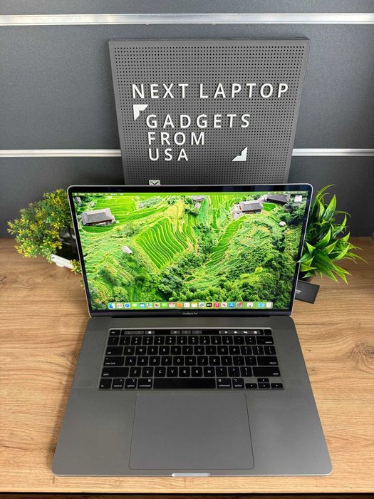 MacBook Pro 16" 2019 i7 16\512 GB + AMD Pro 5300M 4 GB