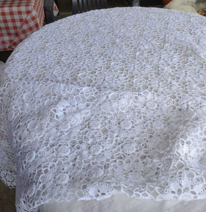 Madeiran crochet tablecloth / Toalha em crochet Madeirense