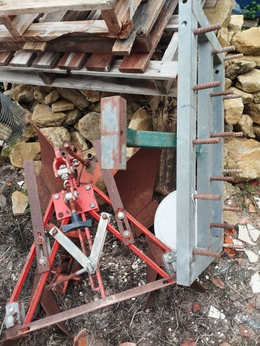 Motocultivador com Reboque Basculante com Documentos