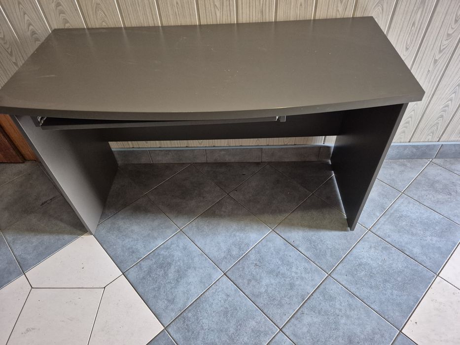Sprzedam biurko komputerowe