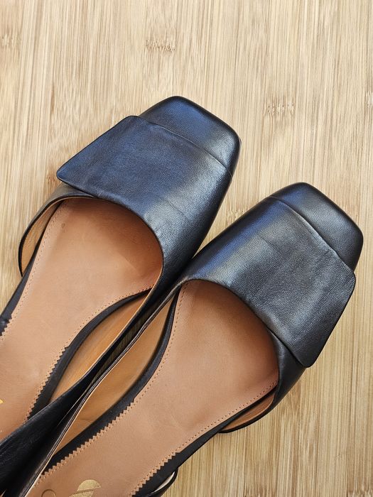 Жіночі туфлі великого розміру