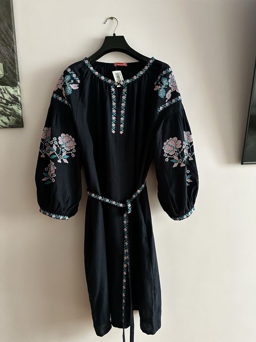 Продам вишиту сукню