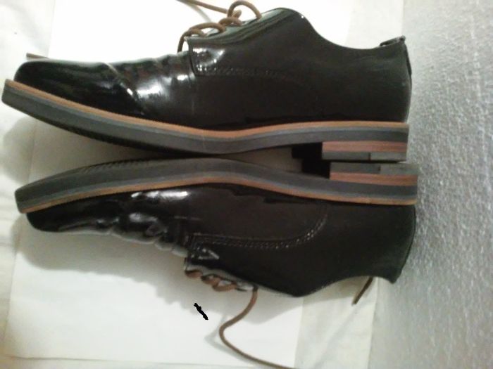 buty oxfordy lakierowane Marco Tozzi roz.38/39 jak nowe