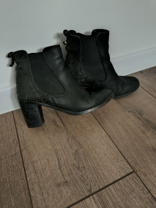 Skórzane botki 36