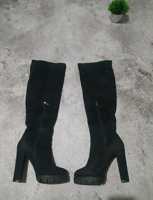 Замшеві чоботи 38 розміру