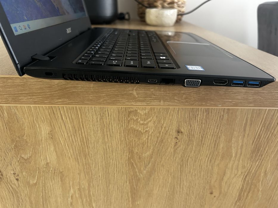 Laptop Acer Aspire E5-576