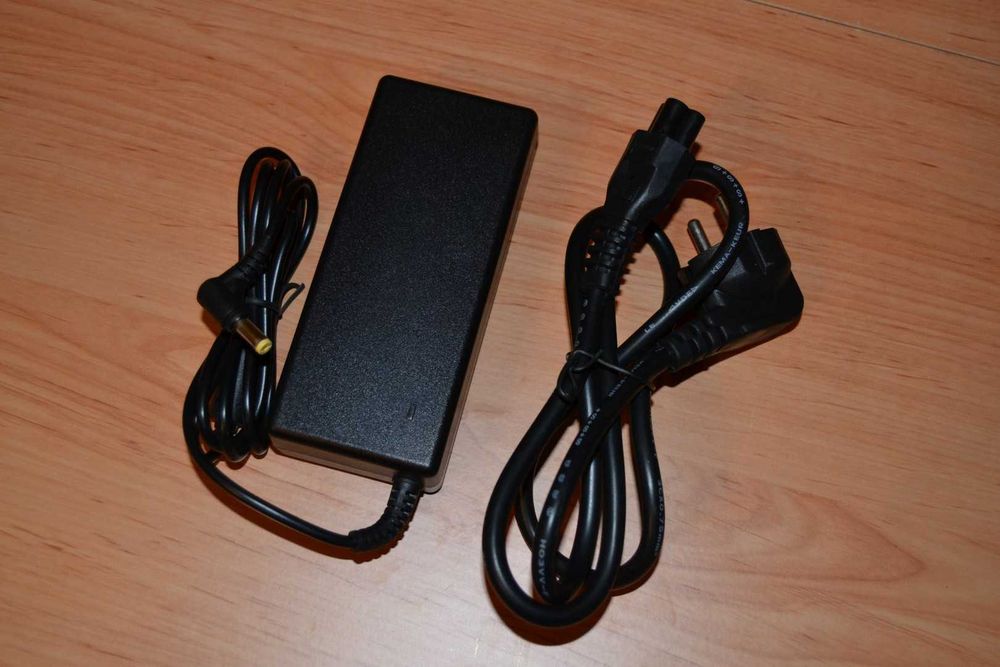 Carregador Emachines 5.5 x 1.7 mm + Cabo