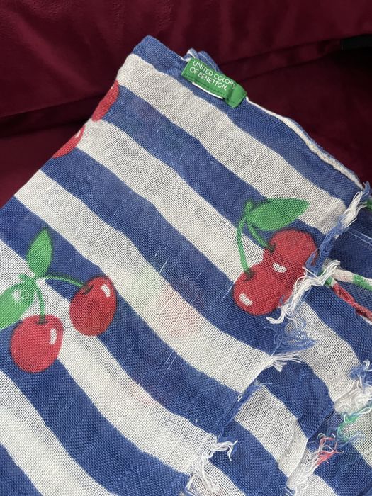 Chusta/szal marki BENETTON.Stan idealny