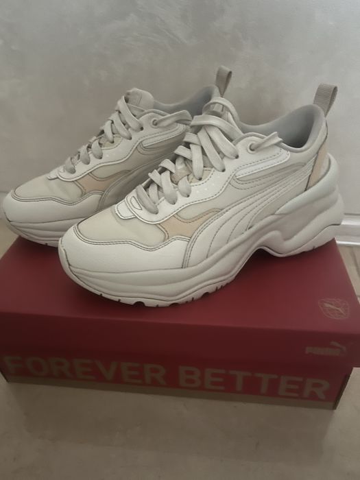 Продам жіночі кросівки PUMA
