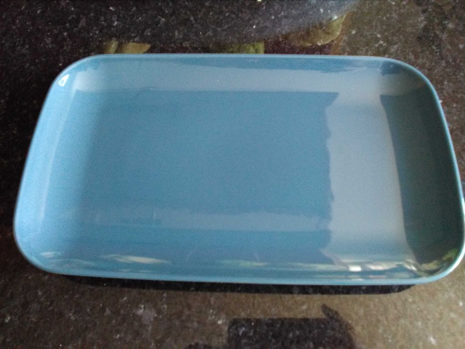 Pratos / travessas Azul Petróleo NOVOS