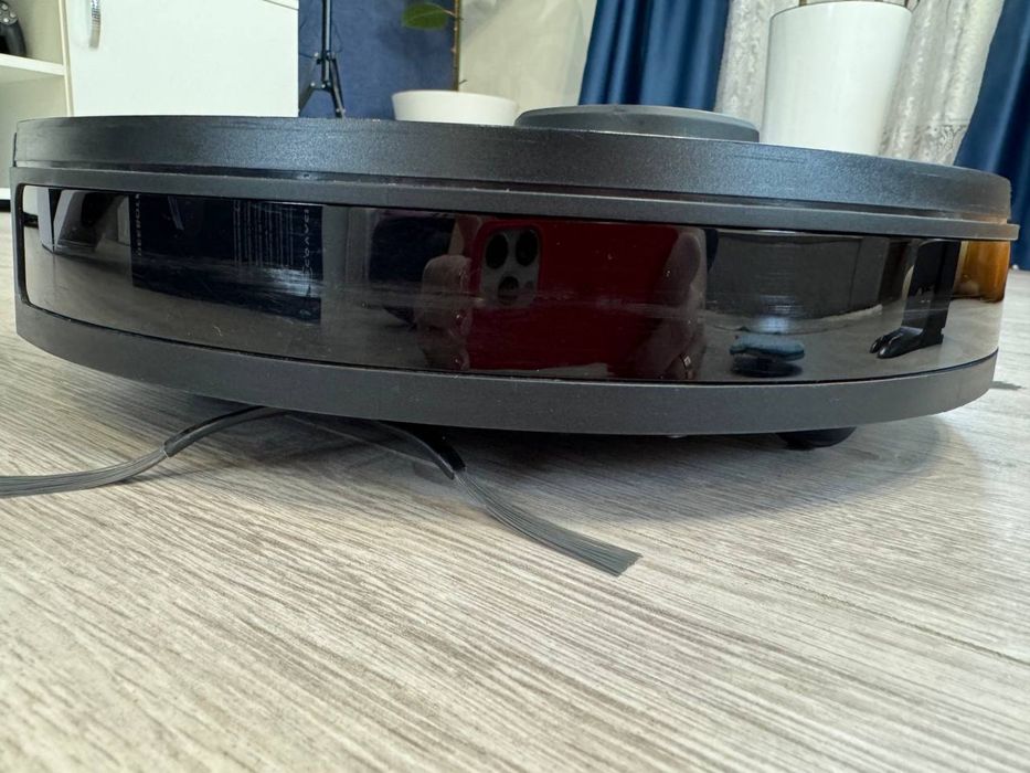 Робот-пылесос Ecovacs Deebot OZMO 950