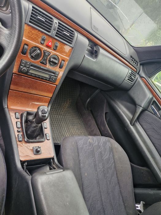 Руль мерседес 211 MERCEDES W211 бампер кермо 210