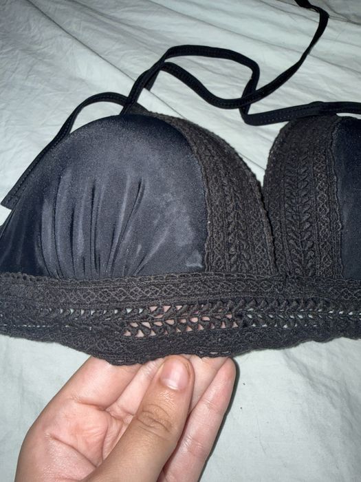 Top bikini preto com renda da sweet secret