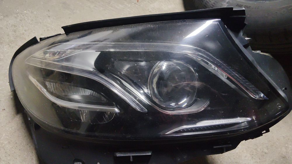 Farol direito Mercedes w213