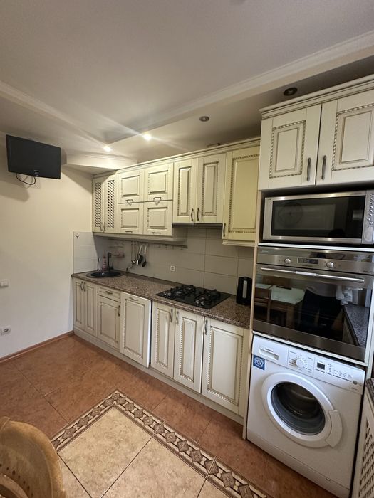 Подобово 3 х кімнатна квартира