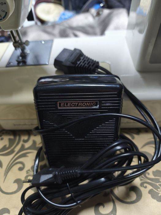 Máquina de costura portátil