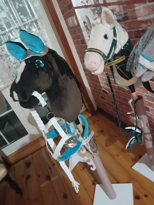 Hobby horse gniady z odmianą