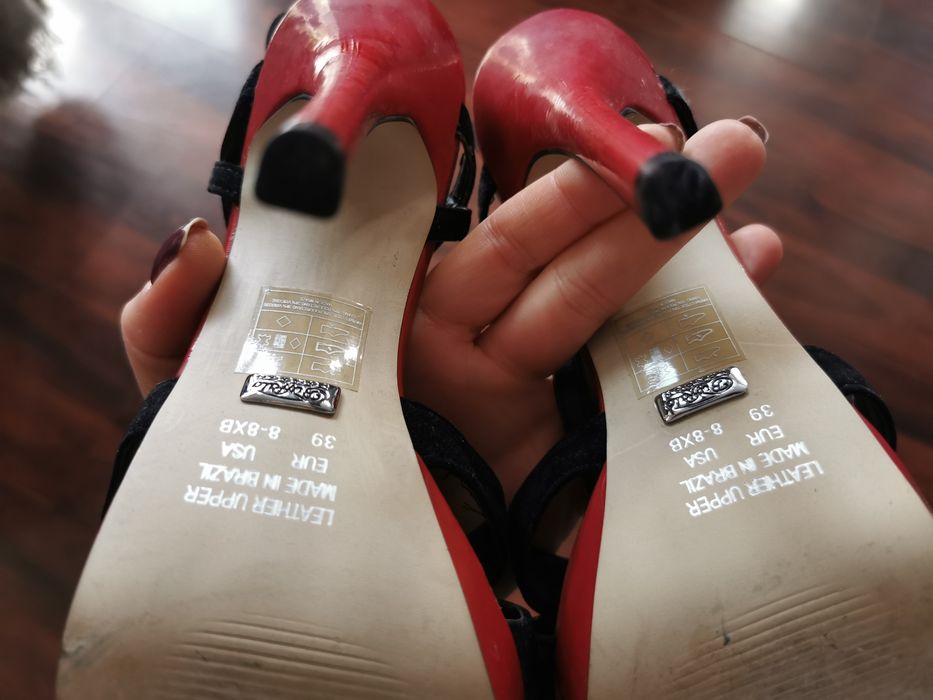 Sandałki na szpilce rozm. 38-39 Buffalo London