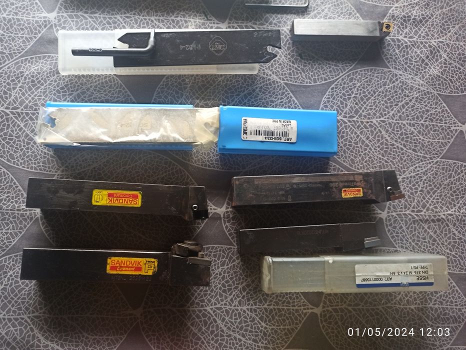 Turning Tool Holders and Inserts435477211608535042