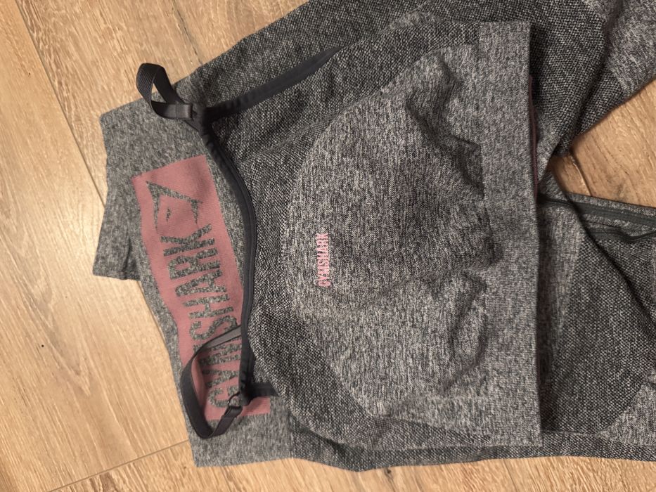 Komplet sportowy legginsy top gymshark