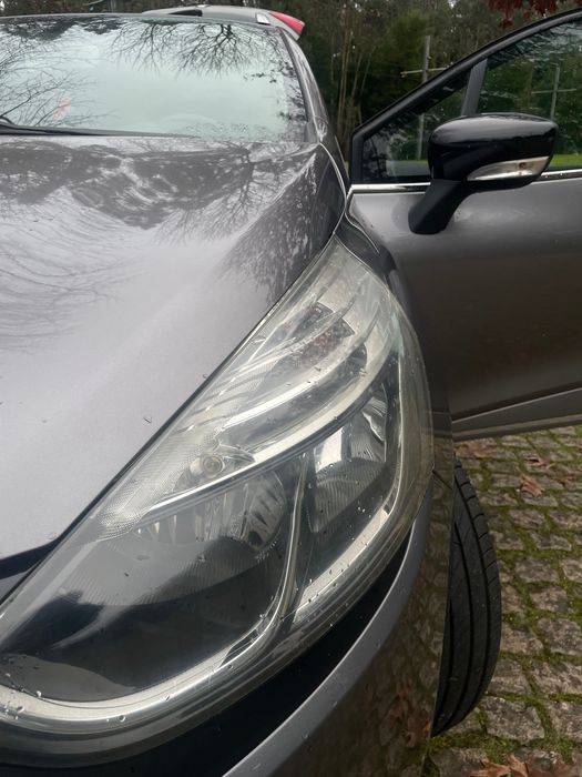Renault Clio Sport Tourer 0.9 TCe Limited *Excelente Oportunidade*