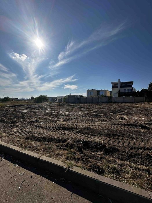 Продажа классного участка в Совиньоне. 9 соток . 30х30