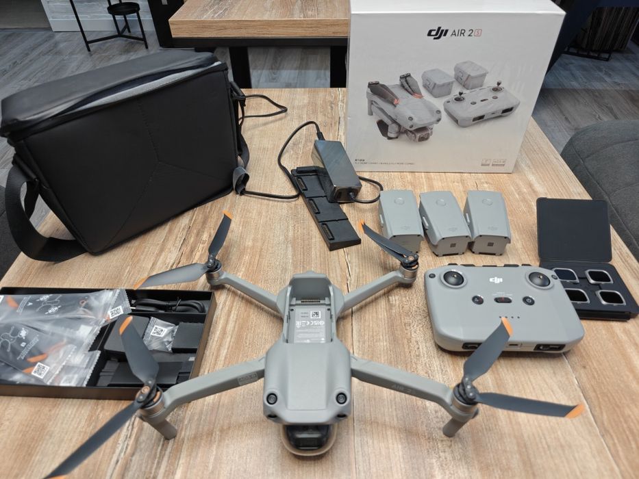 Dron DJI Air 2S Fly More Combo