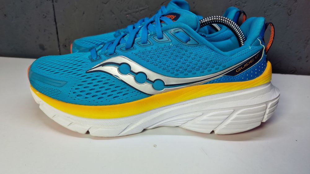 Saucony Guide 17 синього кольору.  Розмір 42.5